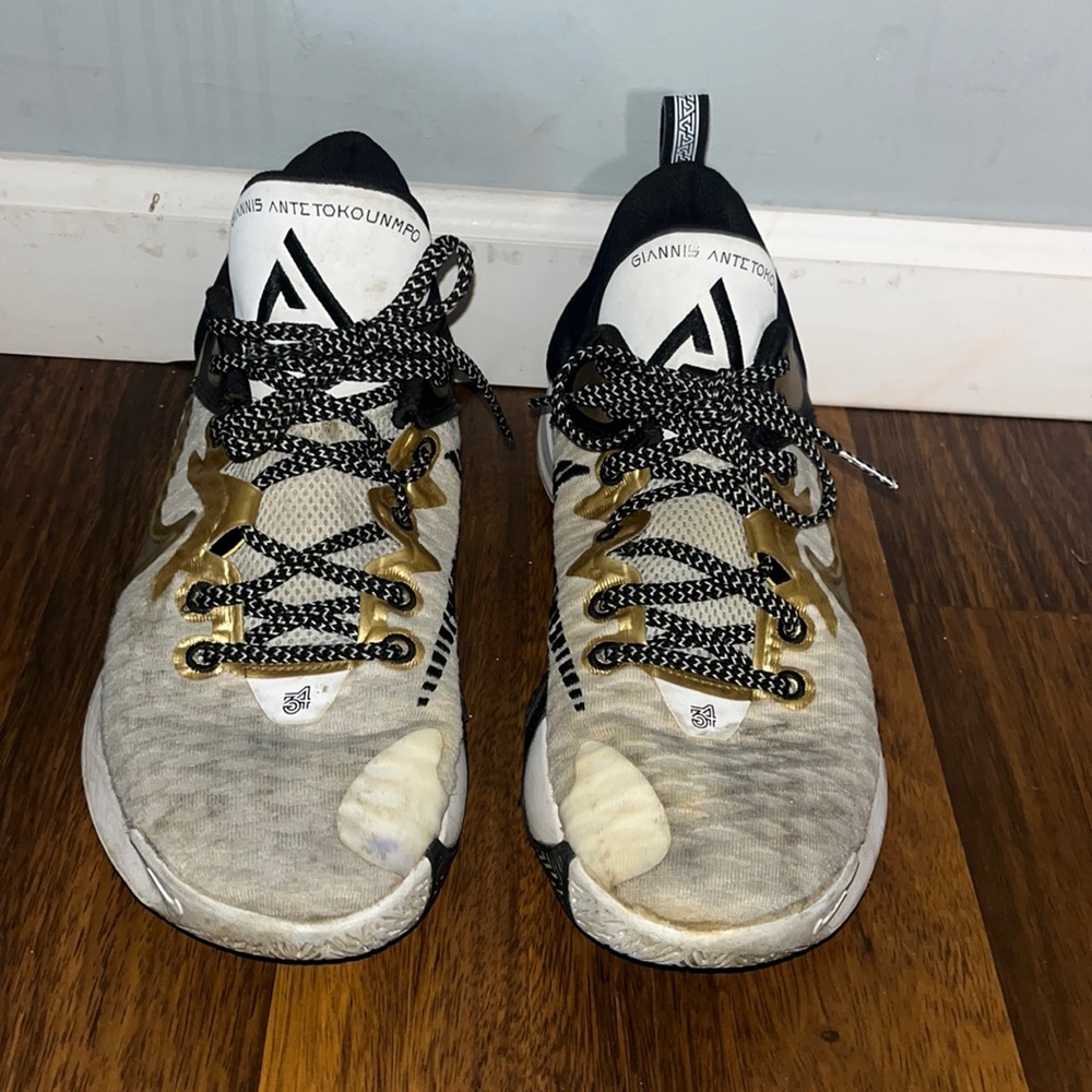 Nike Mens Giannis Immortality Size 8.5 CZ4099-100 Basketball Shoes